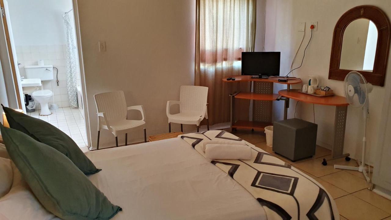 Lake Motel Hartbeespoort Esterno foto