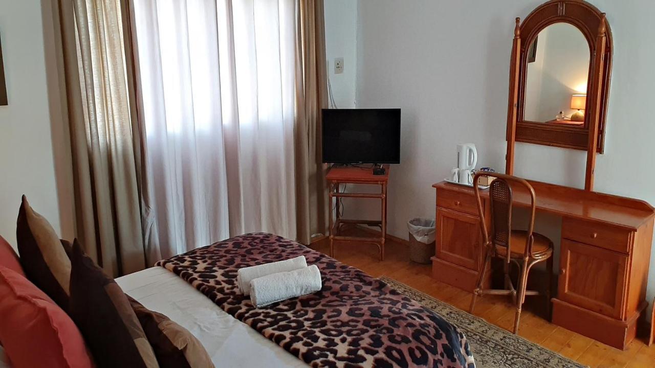 Lake Motel Hartbeespoort Esterno foto